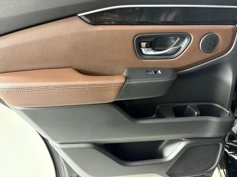 Used 2025 Honda Pilot Elite image 35