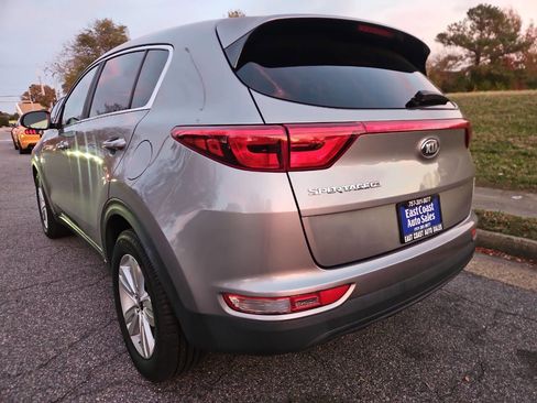 Used 2019 Kia Sportage LX image 4