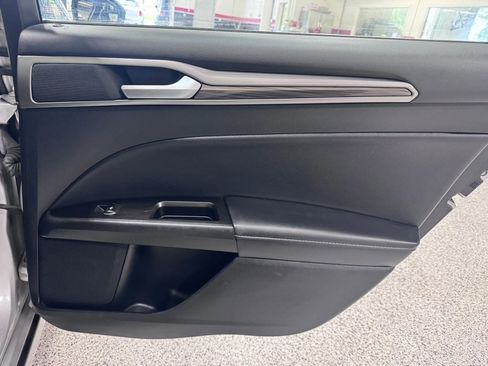 Used 2018 Ford Fusion SE AWD/4WD image 39