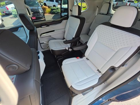 Used 2026 GMC Acadia Denali w/ Super Cruise Package AWD/4WD image 25