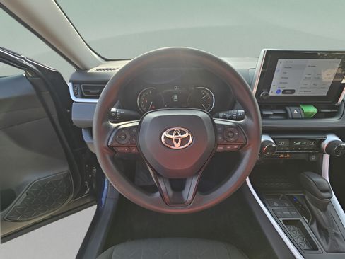 Certified 2025 Toyota RAV4 XLE FWD image 21