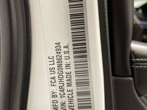 Certified 2022 Jeep Grand Cherokee Overland AWD/4WD image 31