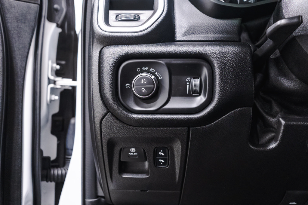 Used 2020 RAM 1500 Big Horn AWD/4WD image 25