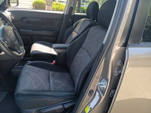 Used 2013 Scion xB FWD image 11