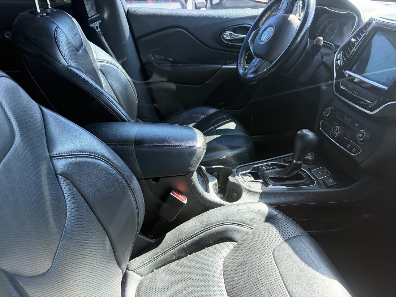 Used 2019 Jeep Cherokee Limited AWD/4WD image 8