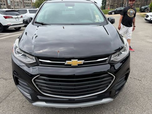 Used 2017 Chevrolet Trax LT w/ LT Convenience Package AWD/4WD image 7