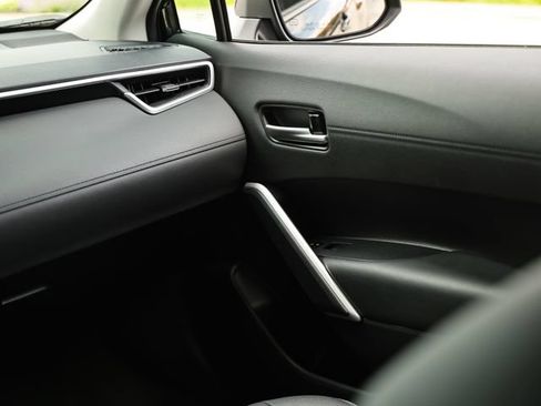 Used 2026 Toyota Corolla Cross XLE FWD image 28