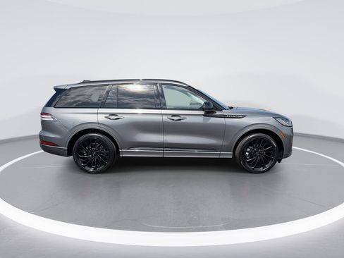 Used 2025 Lincoln Aviator Reserve w/ Equipment Group 201A AWD/4WD image 9