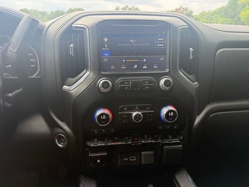 Used 2022 GMC Sierra 2500 Denali AWD/4WD image 24