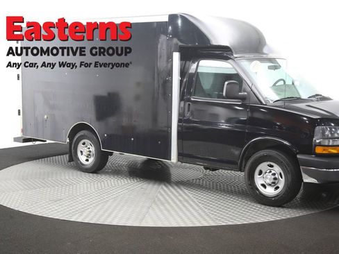Used 2017 Chevrolet Express 3500 RWD image 45