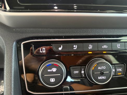 Used 2023 Volkswagen Atlas Cross Sport SEL Premium R-Line AWD/4WD image 22