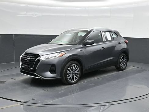 Used 2024 Nissan Kicks SV FWD image 9