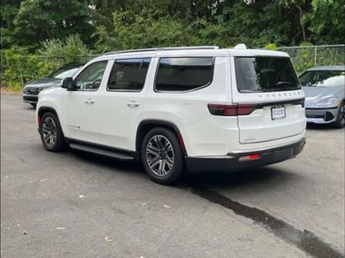 Used 2022 Jeep Wagoneer Series III image 9