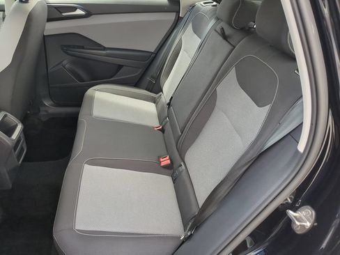 Certified 2022 Volkswagen Taos S FWD image 15