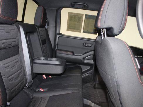 Used 2024 Nissan Frontier PRO-4X w/ Pro Convenience Package image 32