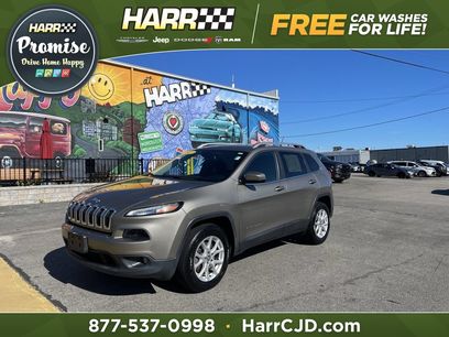 Used 2017 Jeep Cherokee Latitude w/ Cold Weather Group