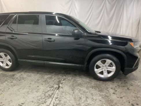 Used 2023 Honda Pilot LX image 4