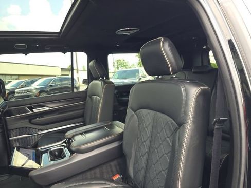 Used 2025 Jeep Grand Wagoneer L Series III w/ Rear Seat Video Group 1 AWD/4WD image 36