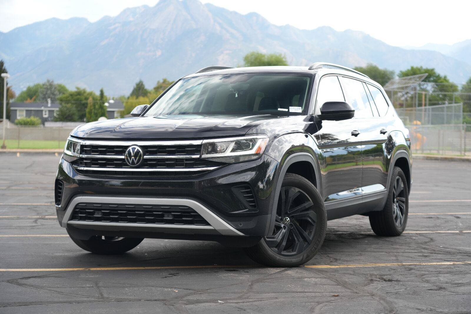 Used 2023 Volkswagen Atlas SE AWD/4WD image 1