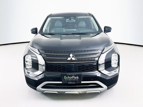 Used 2024 Mitsubishi Outlander SE FWD image 2