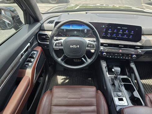 Used 2024 Kia Telluride SX Prestige w/ Towing Package AWD/4WD image 13
