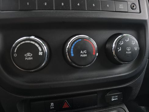 Used 2014 Jeep Compass Sport image 17