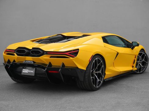 Used 2024 Lamborghini Revuelto AWD/4WD image 3