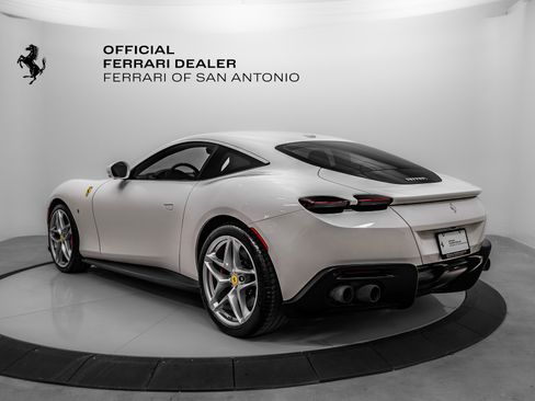 Certified 2022 Ferrari Roma image 2