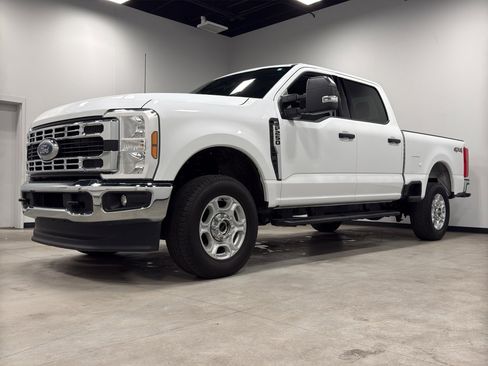 Used 2025 Ford F250 XLT image 4