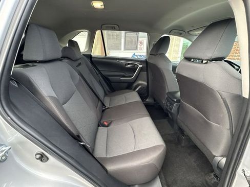 Used 2025 Toyota RAV4 XLE image 20