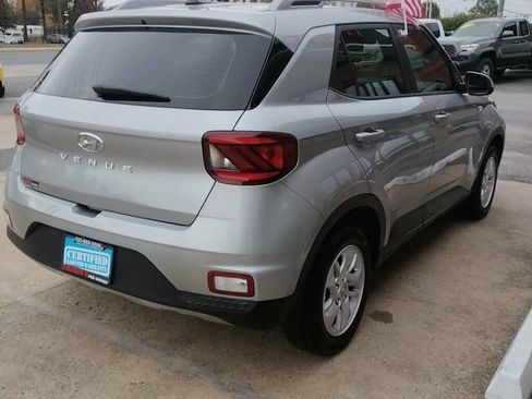 Used 2020 Hyundai Venue SEL image 4