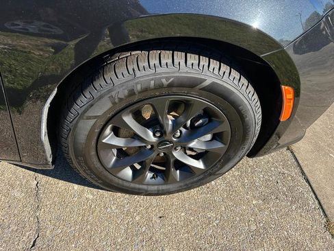 Certified 2022 Chrysler Pacifica Touring-L w/ S Appearance Package image 24