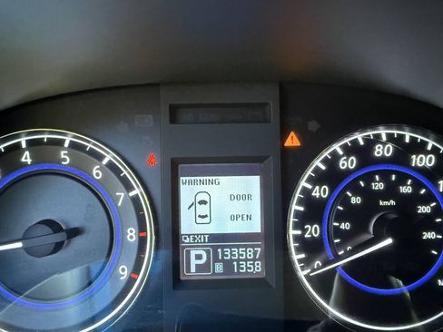 Used 2013 INFINITI G37 x Sedan w/ Premium Pkg AWD/4WD image 15