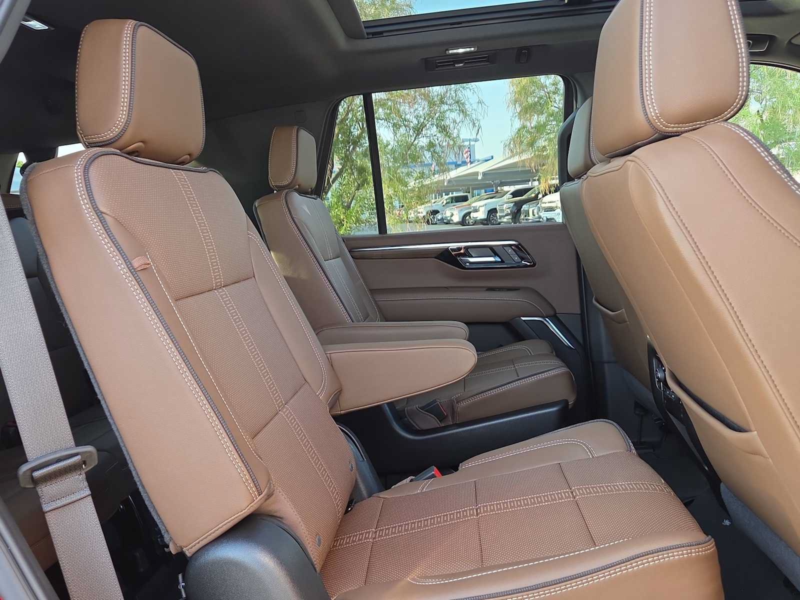 New 2026 Chevrolet Tahoe High Country AWD/4WD image 17