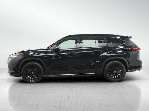 Used 2025 Toyota Highlander XSE AWD/4WD image 2