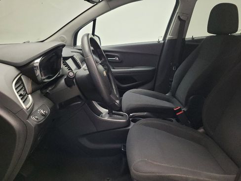Used 2020 Chevrolet Trax LS w/ Tint and Cruise Package FWD image 17