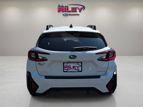 Used 2024 Subaru Crosstrek 2.5i Limited w/ Crosstrek Mirror Package image 4