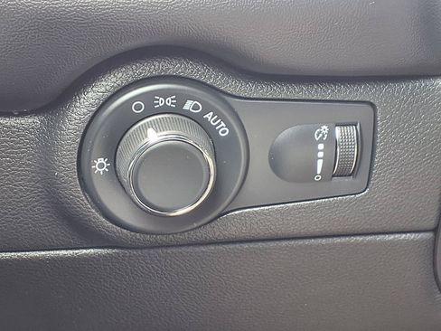 Used 2023 Dodge Durango GT RWD image 11