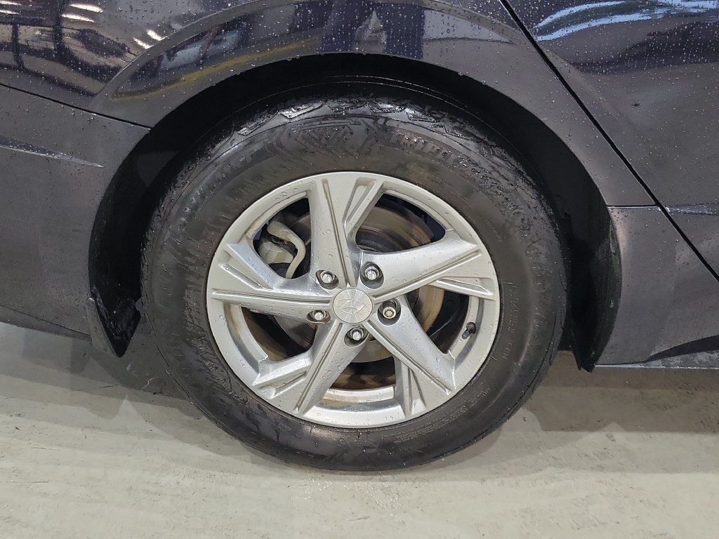 Used 2023 Hyundai Sonata SE FWD image 9
