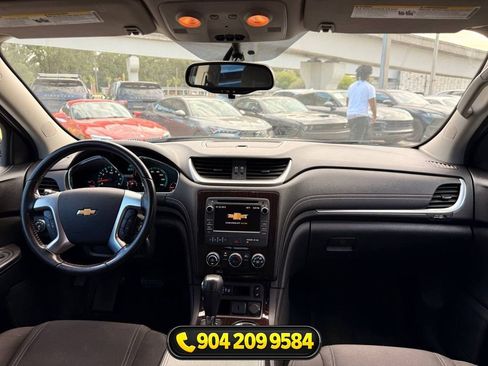 Used 2017 Chevrolet Traverse LT w/ Style and Technology Package FWD image 38