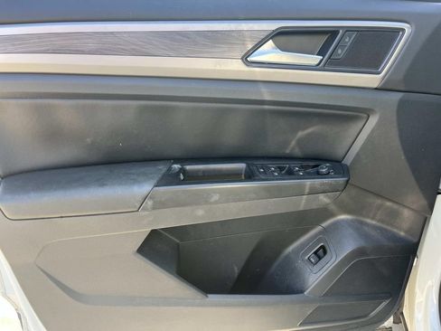 Used 2020 Volkswagen Atlas Cross Sport SE FWD image 30