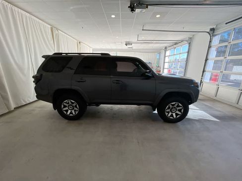 Certified 2019 Toyota 4Runner TRD Off-Road Premium AWD/4WD image 9