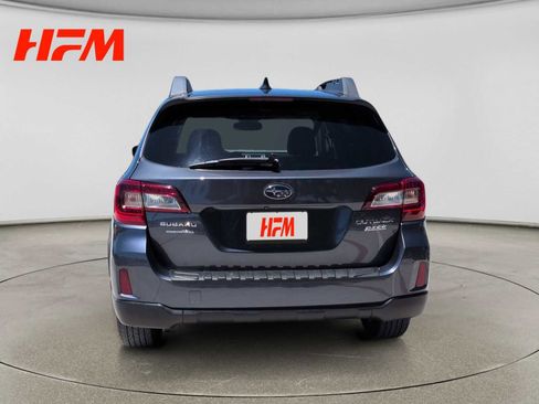 Used 2016 Subaru Outback 2.5i Limited AWD/4WD image 4