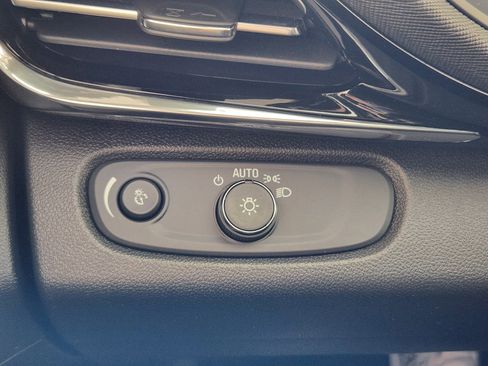 Used 2024 Buick Envista Sport Touring w/ Convenience II Package image 27