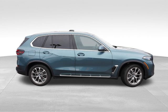 Used 2026 BMW X5 xDrive40i AWD/4WD image 3