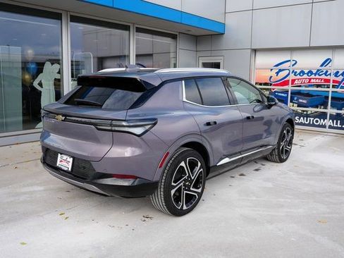 New 2026 Chevrolet Equinox EV LT image 37
