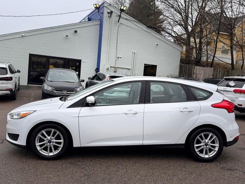Used 2015 Ford Focus SE FWD image 3