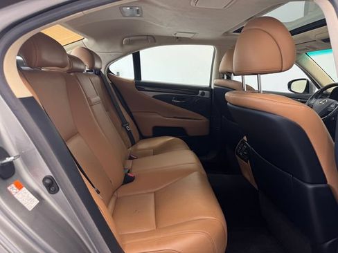 Used 2017 Lexus LS 460 w/ Comfort Package RWD image 20
