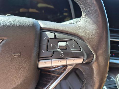 Used 2021 Cadillac Escalade ESV Premium Luxury w/ Driver Assist Tech Package AWD/4WD image 19