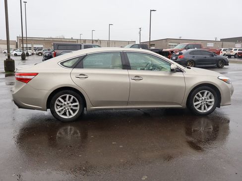 Used 2013 Toyota Avalon XLE Premium image 7